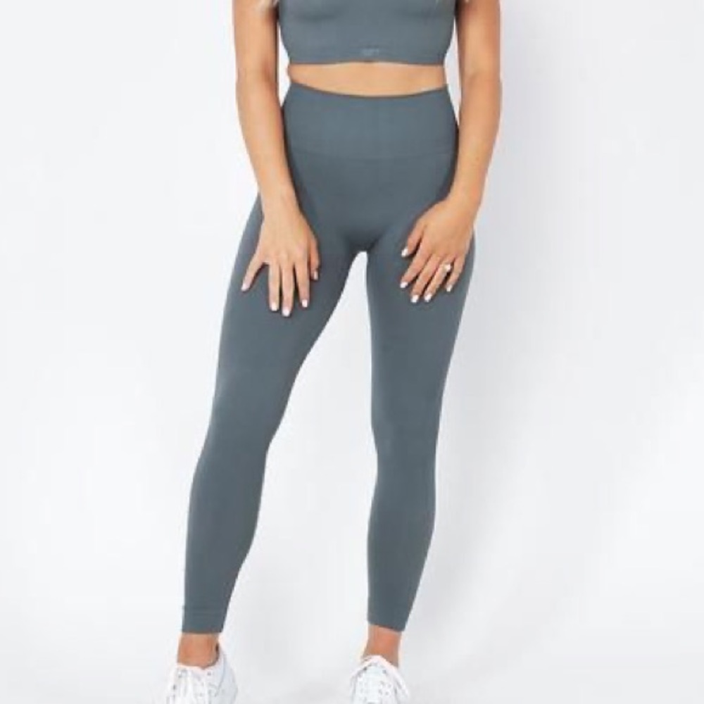 SET ACTIVE SCULPTFLEX LEGGINGS AND ONE SHOULDER BRA- SLATE - SIZE SMALL